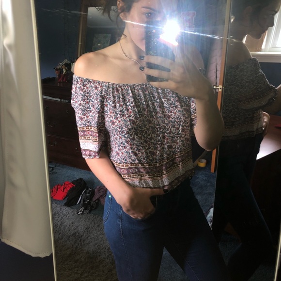 Forever 21 Antique Floral Print Off Shoulder Shirt - Picture 3 of 4